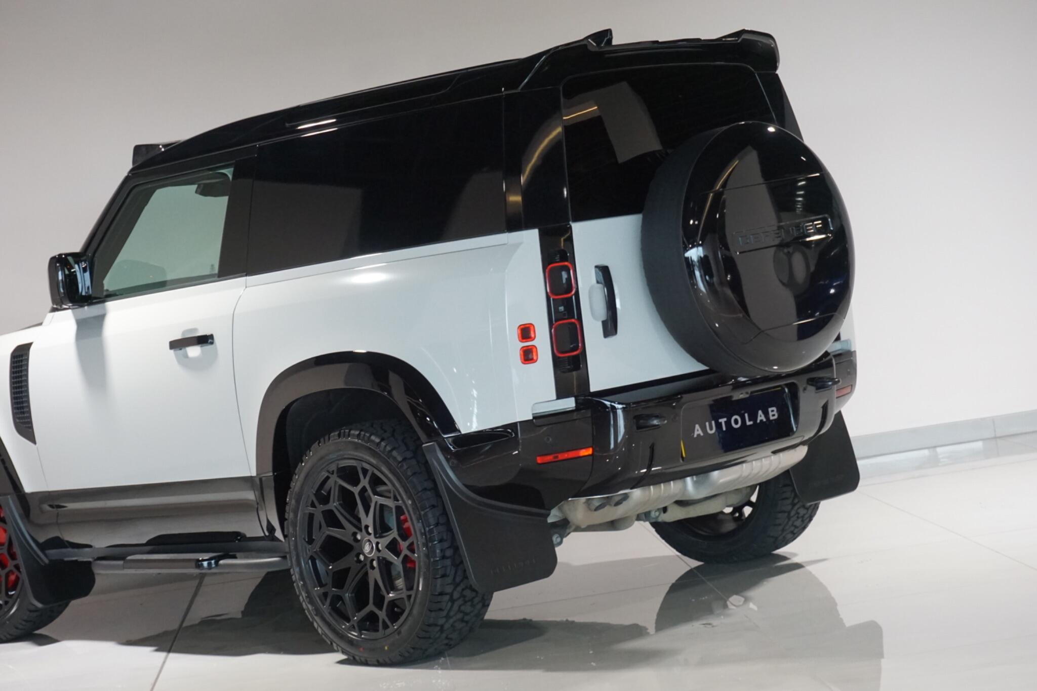 Land Rover Defender 90 3.0 D300 MHEV X-Dynamic HSE Hard Top SUV 3dr Diesel Auto 4WD SWB Euro 6 (s/s) (300 ps)